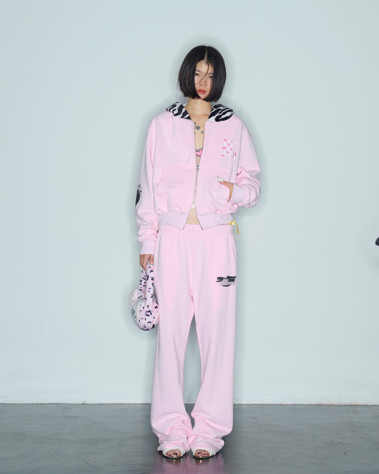 SWEAT PANTS