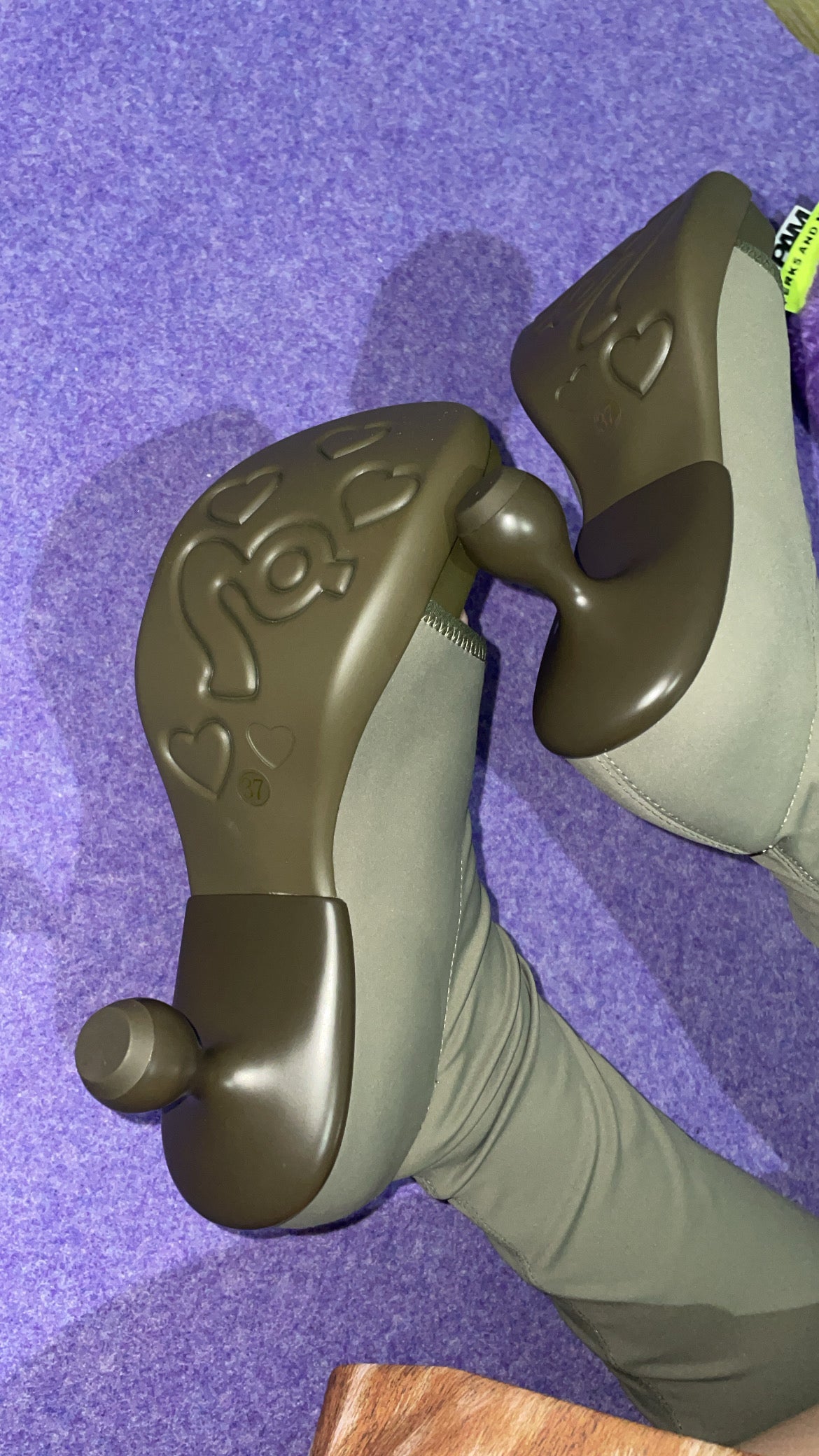 Green sunscreen socks sandals