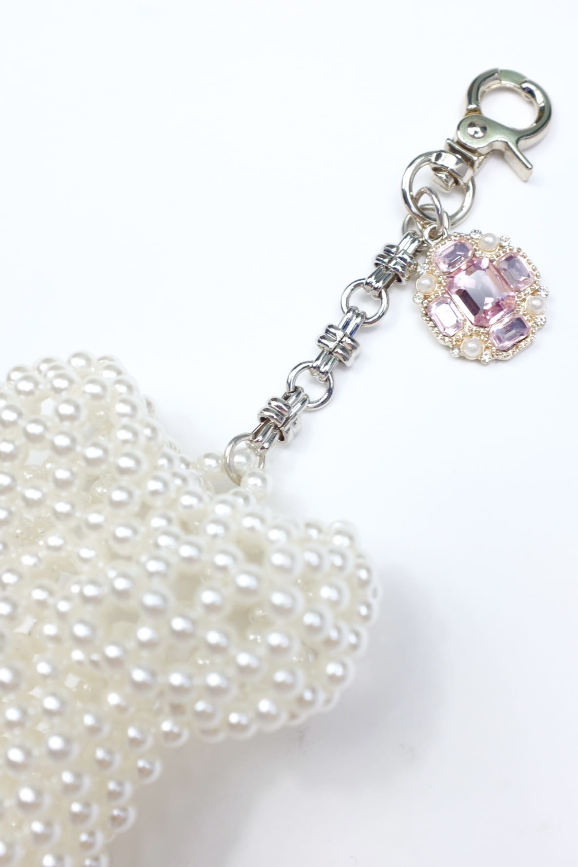 "Romandick" white beads pink rhinestone pendant