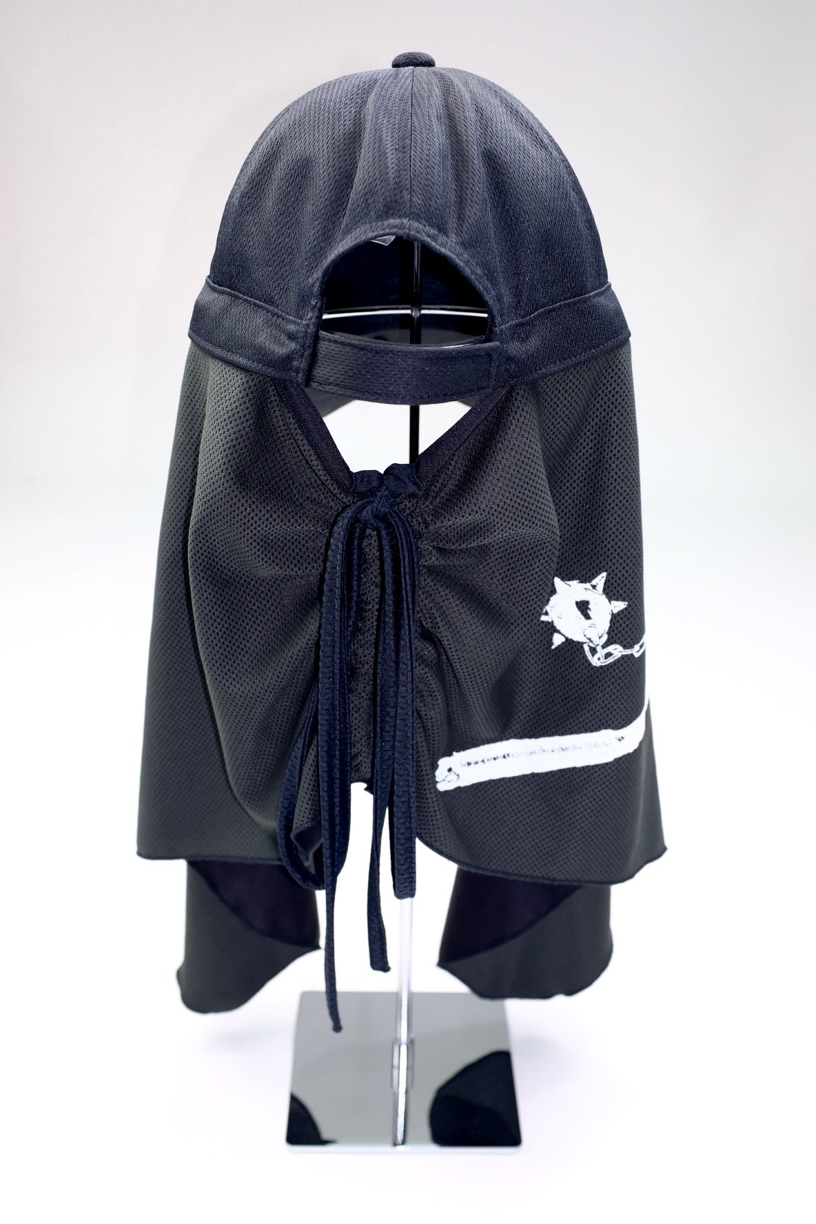 Broken lace patch utility cap