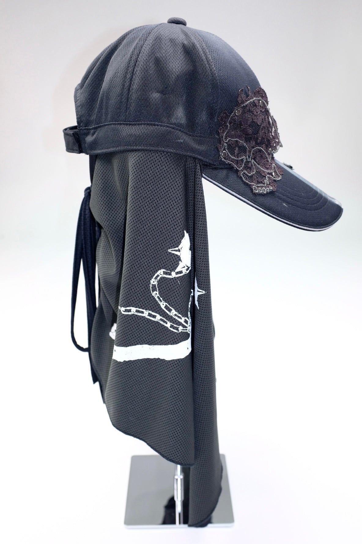Broken lace patch utility cap