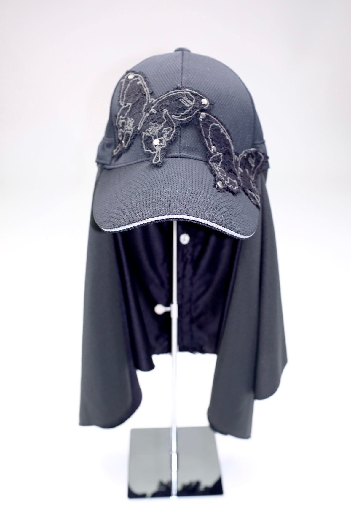 Broken lace patch utility cap