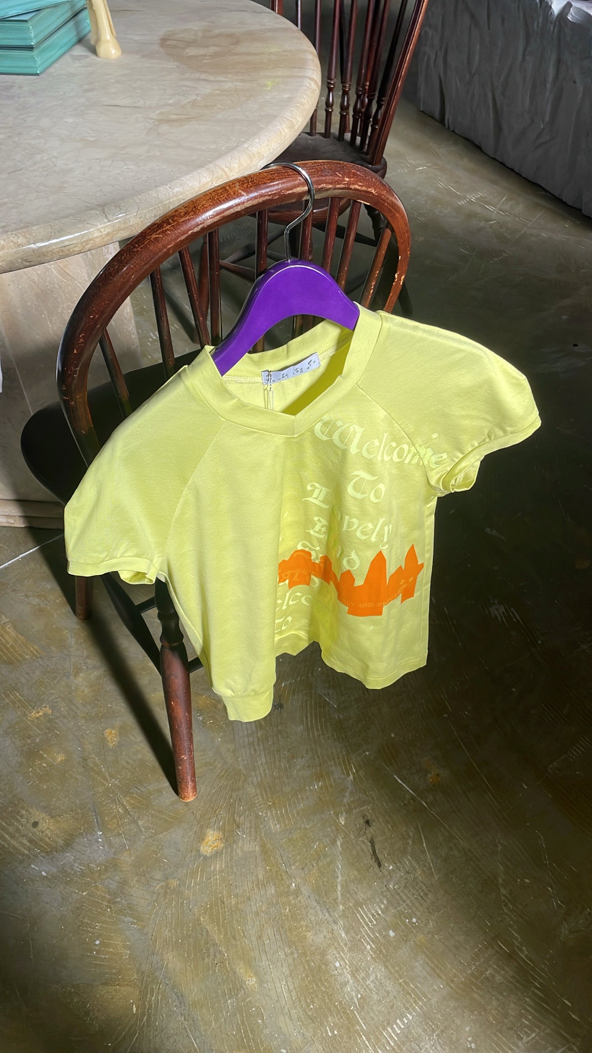 hanger trace v neck top