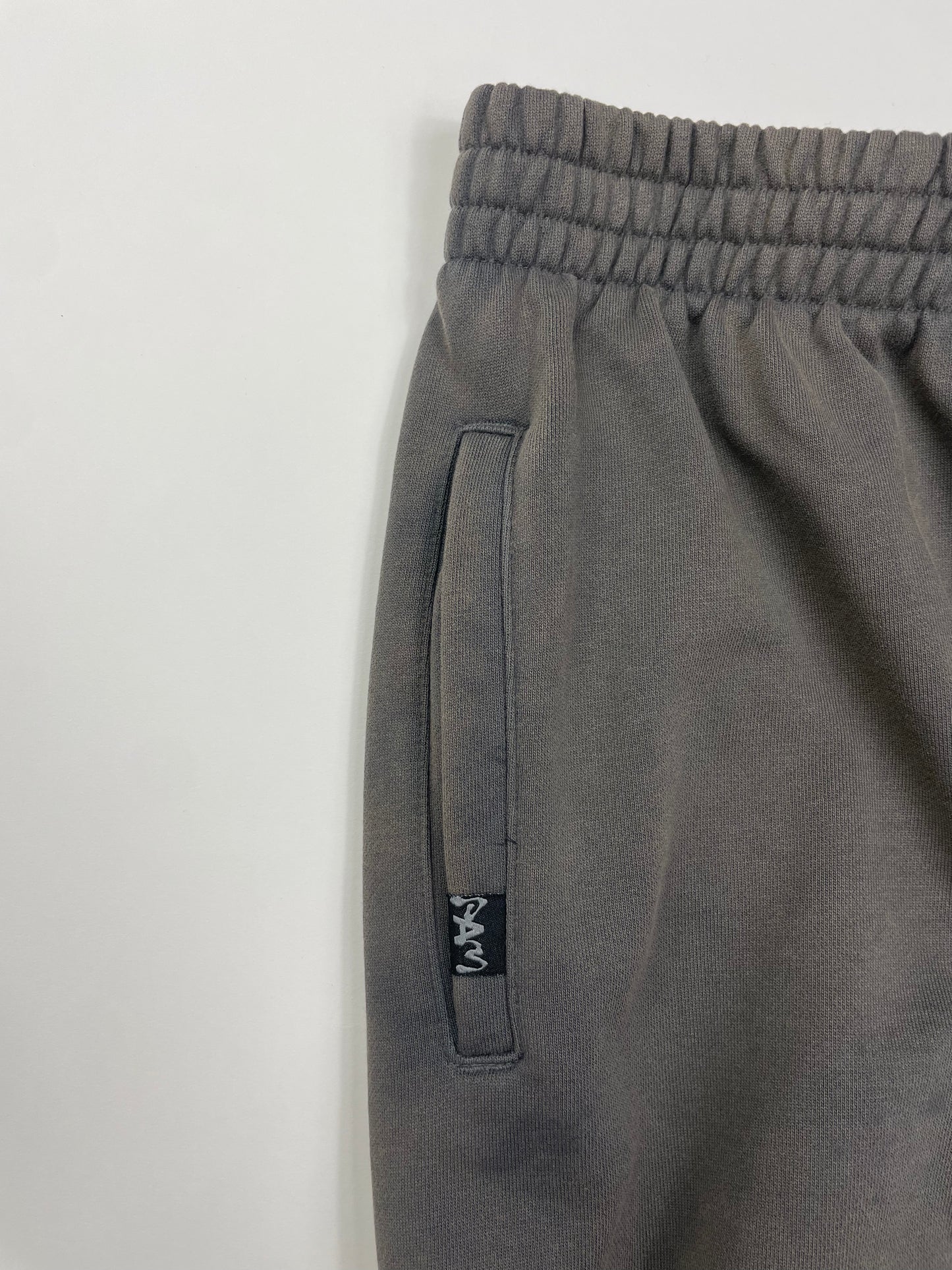 SAND SCRIPT SWEATPANT