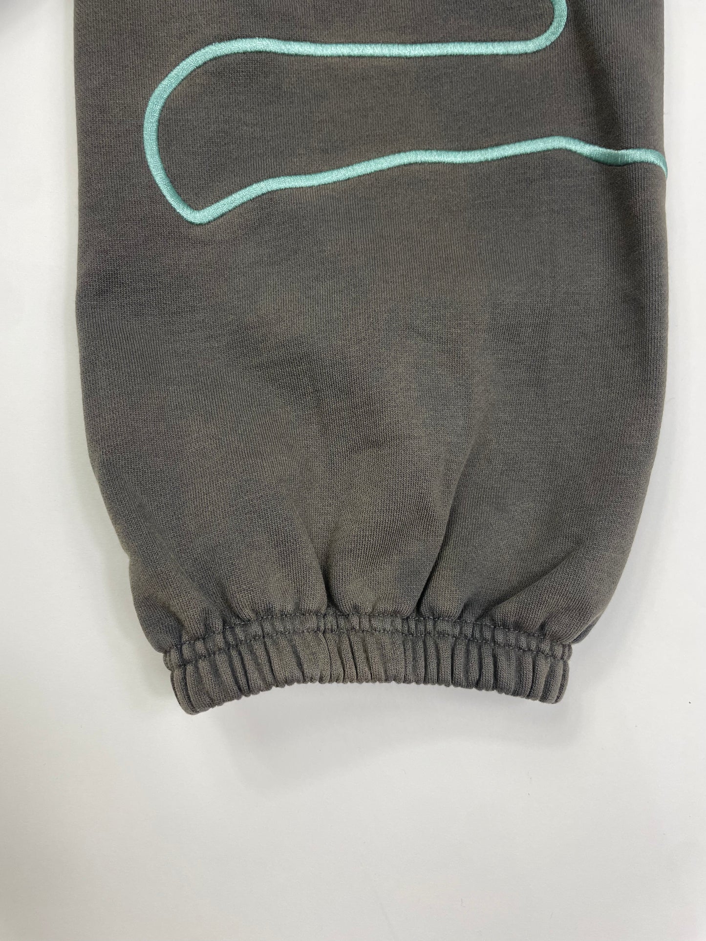SAND SCRIPT SWEATPANT