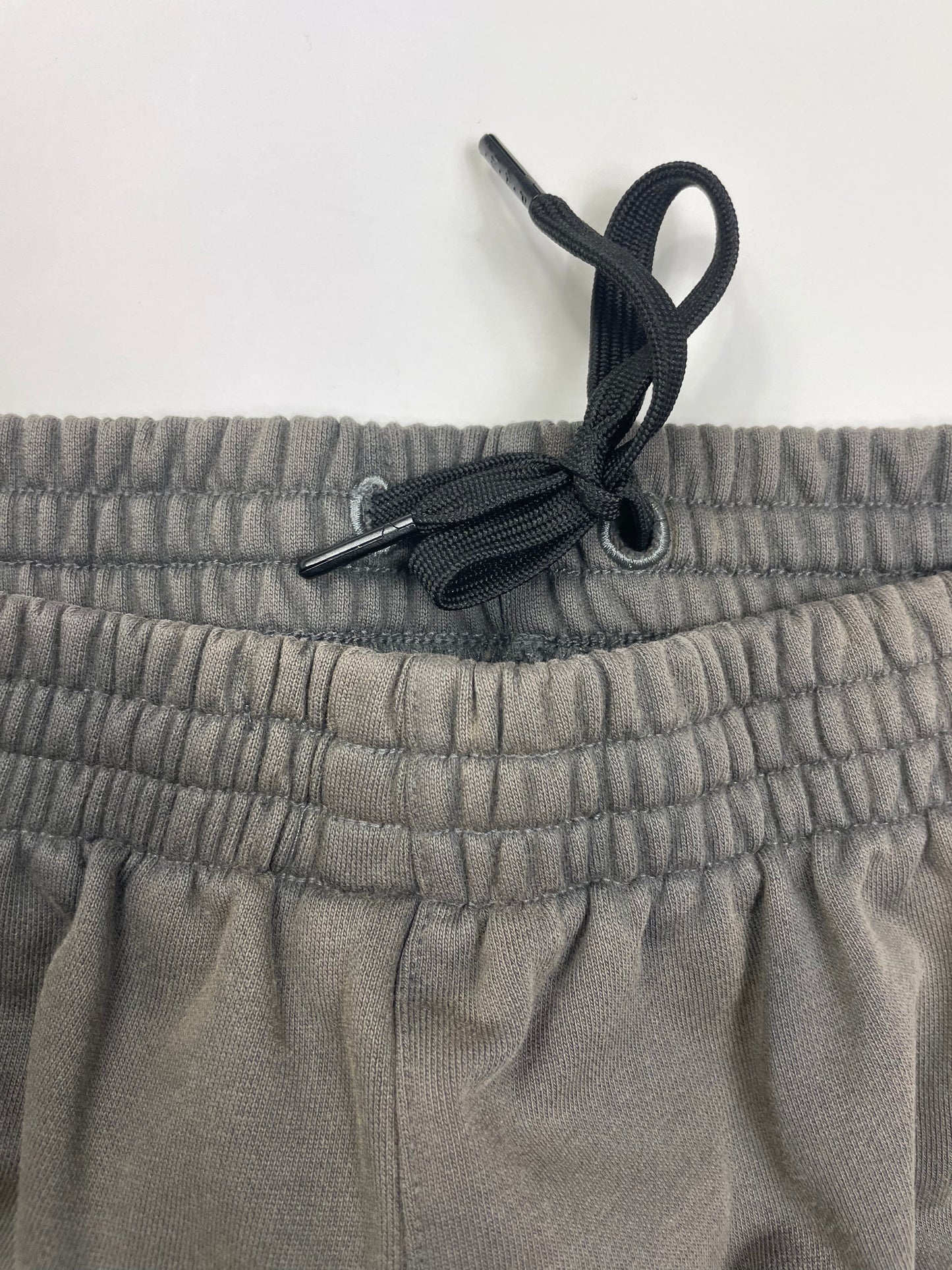 SAND SCRIPT SWEATPANT