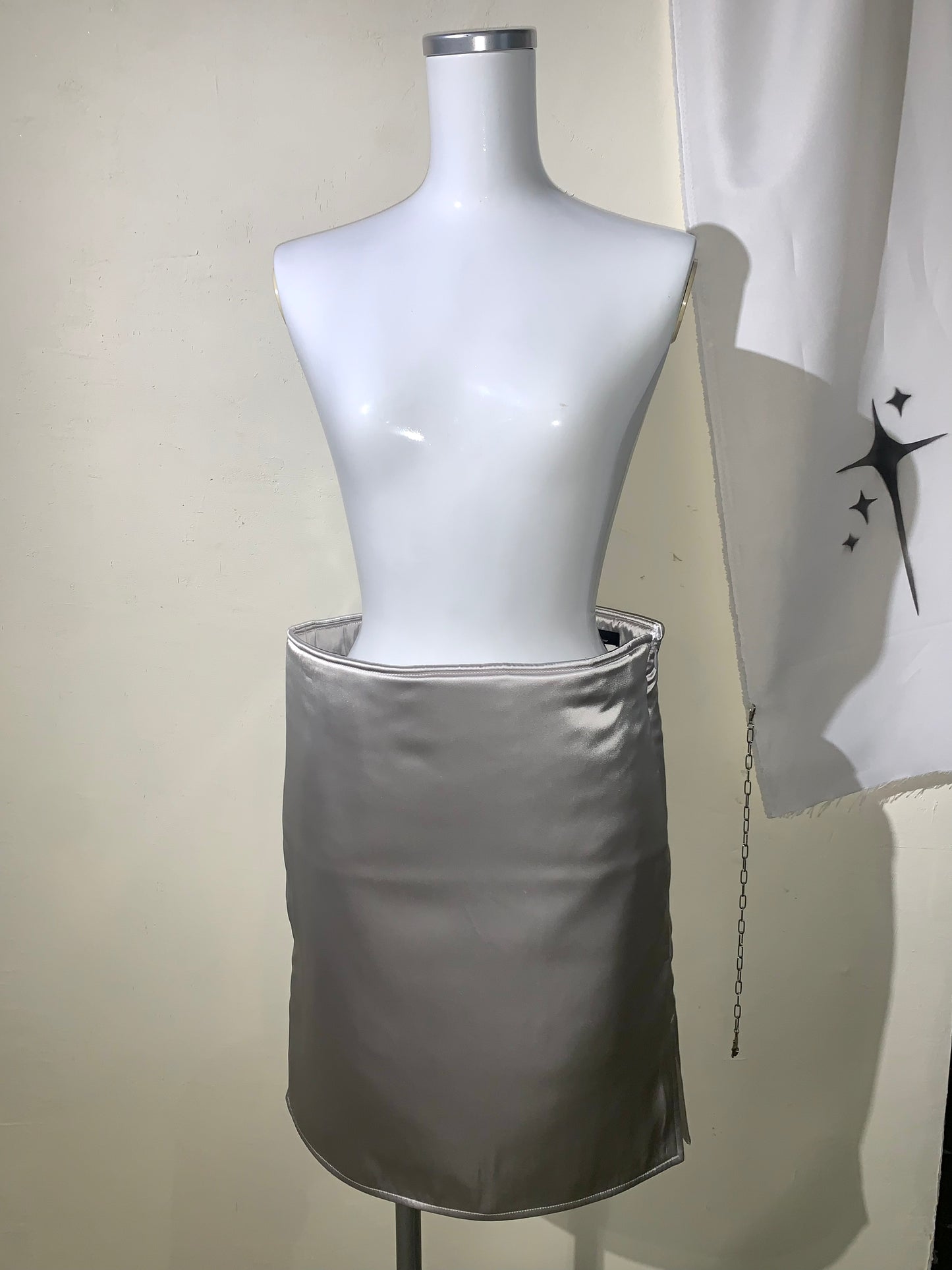 pillow skirt
