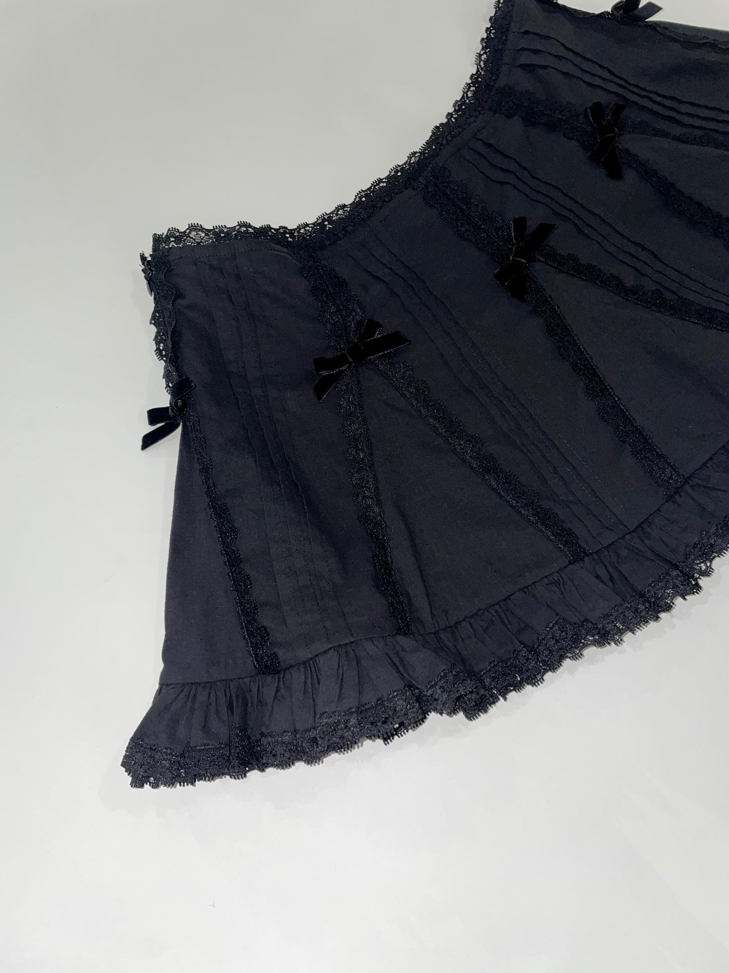 Nodress black lace trim pleated cotton mini skirt