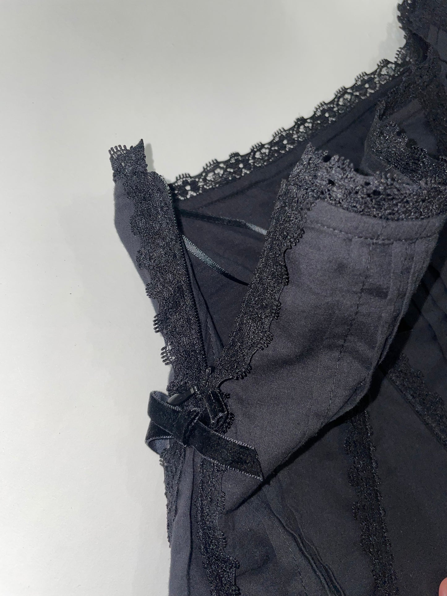 Nodress black lace trim pleated cotton mini skirt