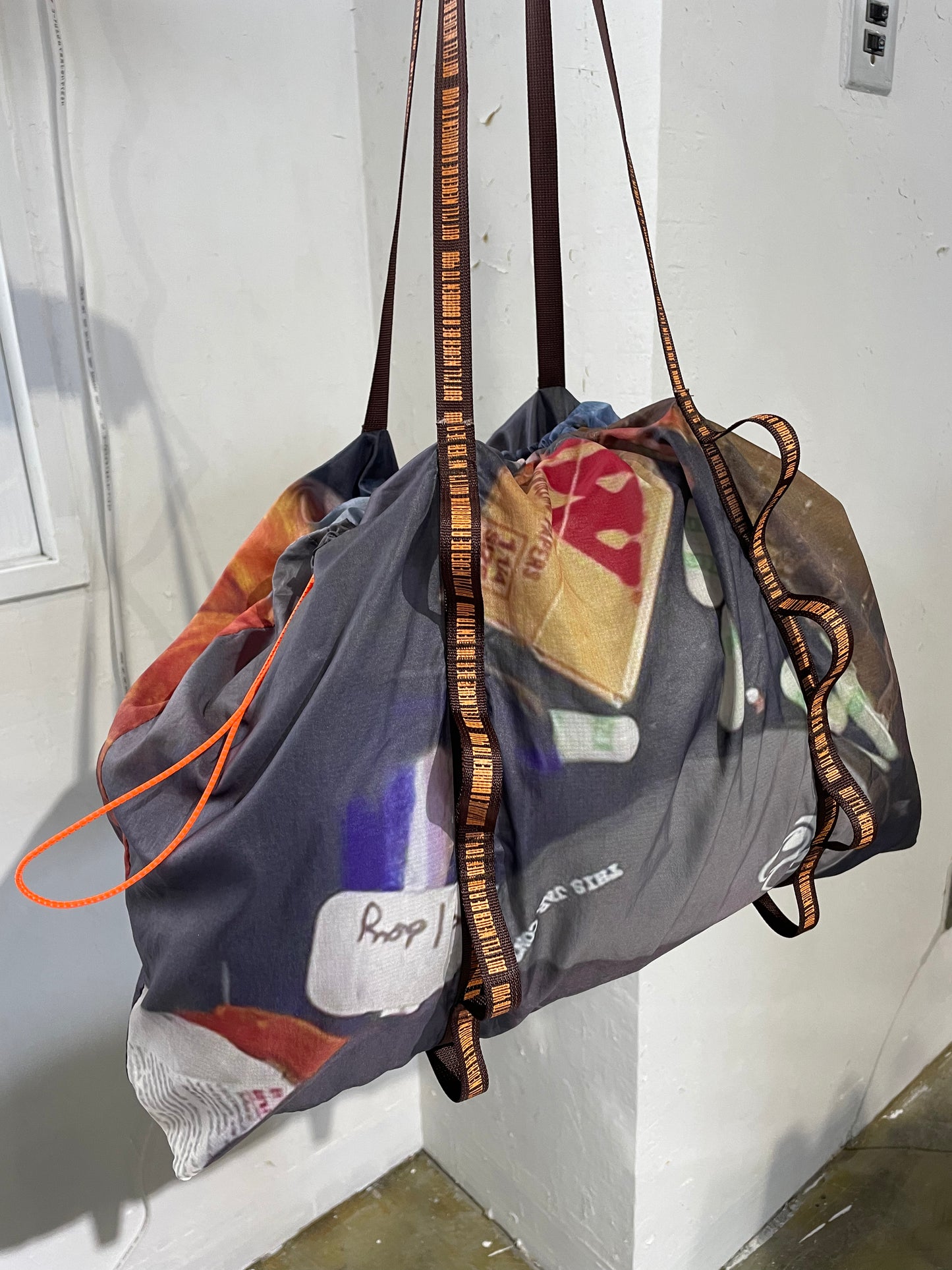 INFORMATION FLOW LIGHT WEIGHT BAG-MARTINE SYMS