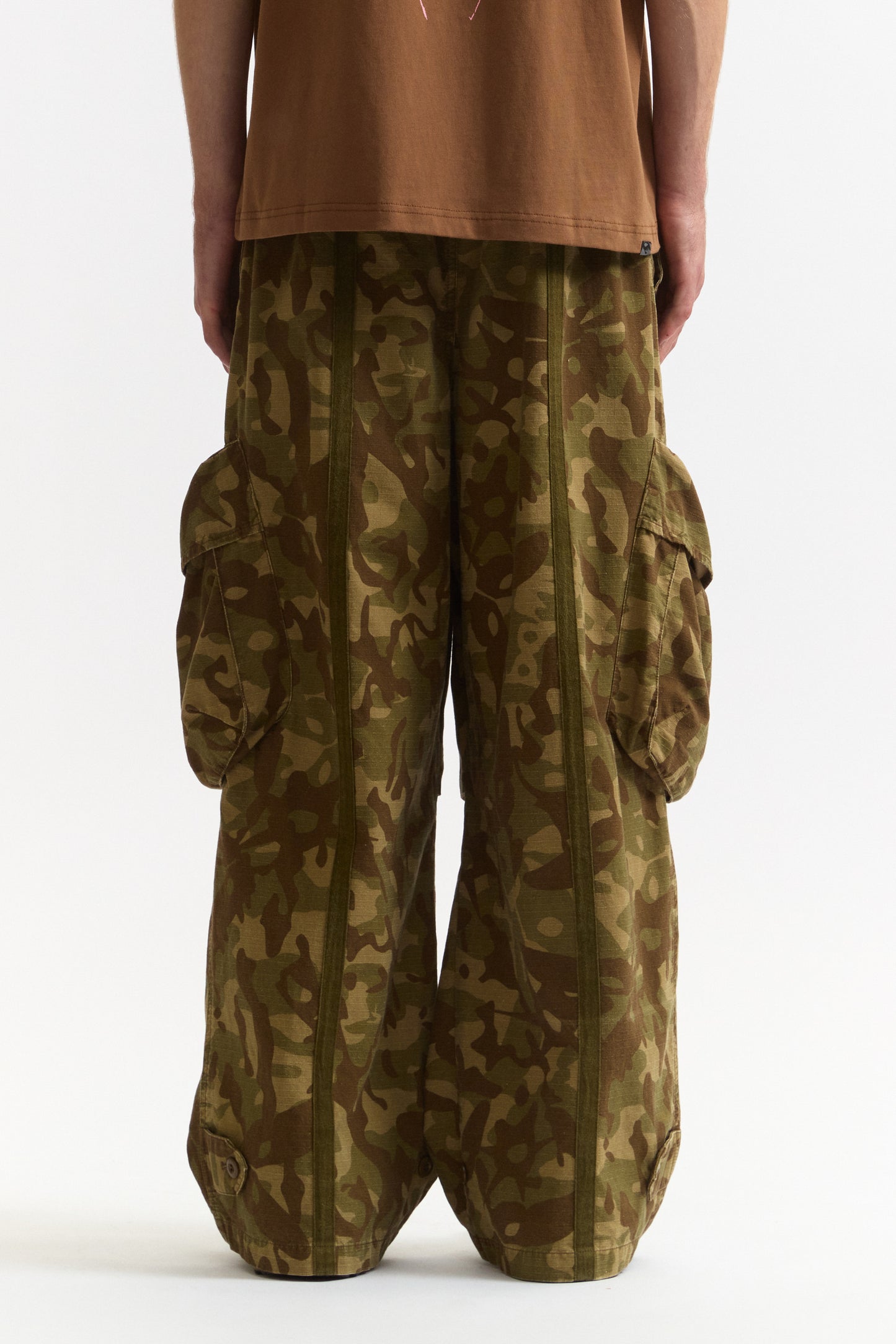 GARDEN VARIETY CAMO CHOW PANTS