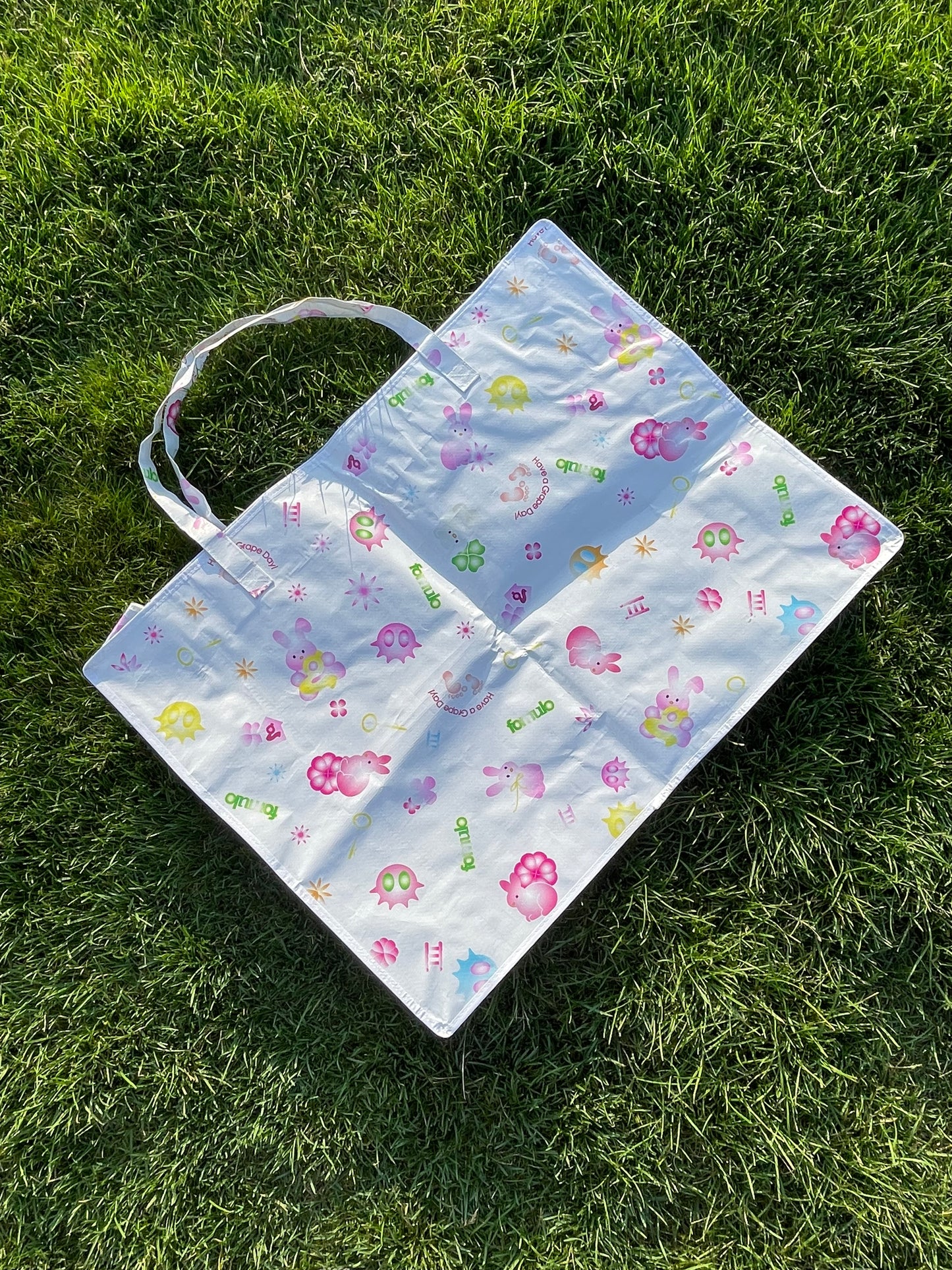FOMULO×GRAPE Collaboration bag