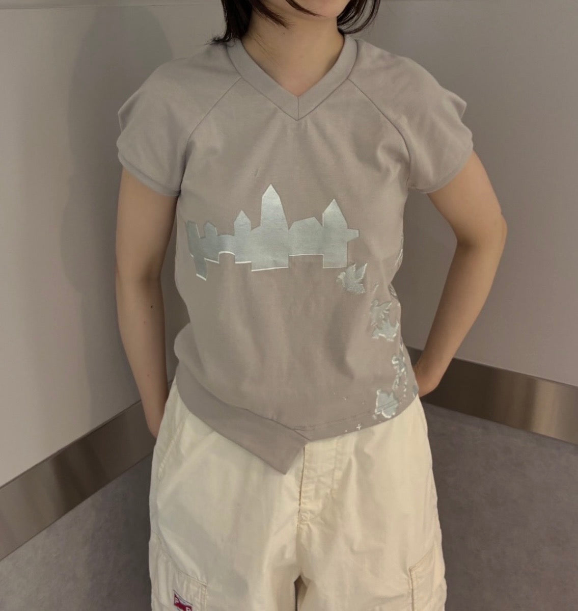 hanger trace v neck top