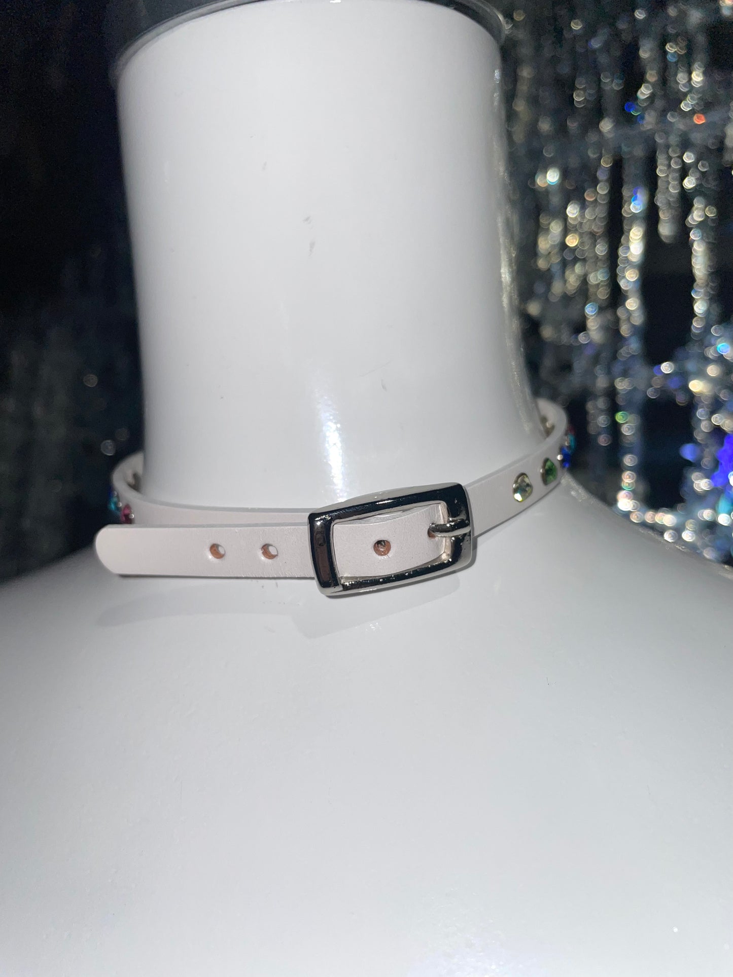 Love City Light Choker White