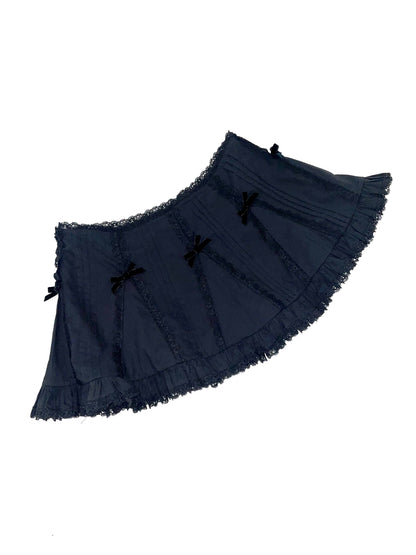 Nodress black lace trim pleated cotton mini skirt